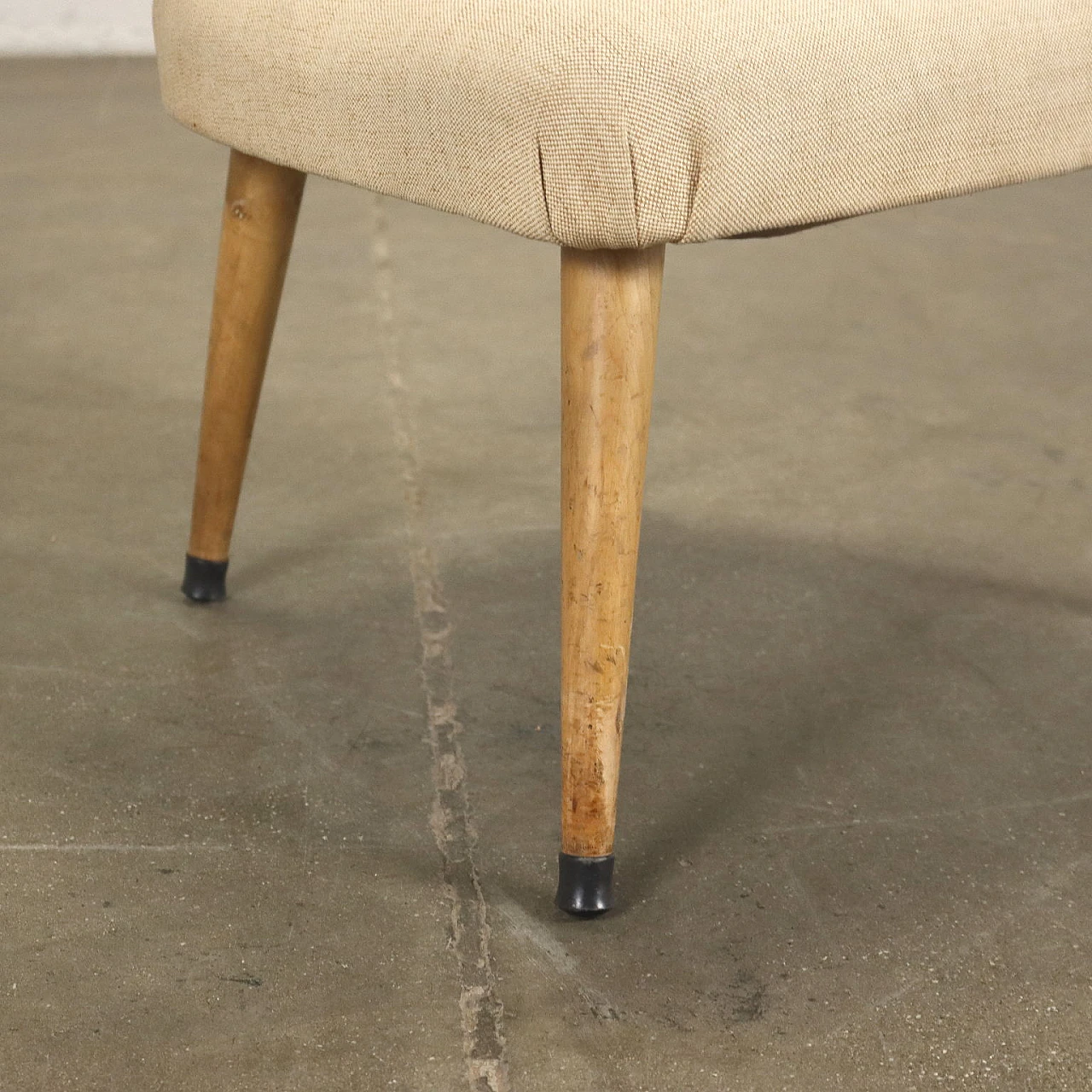 Coppia di sedie in legno e tessuto beige, anni '50 5