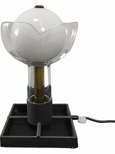 Lampada da tavolo in vetro di Murano e ferro battuto di Carlo Moretti