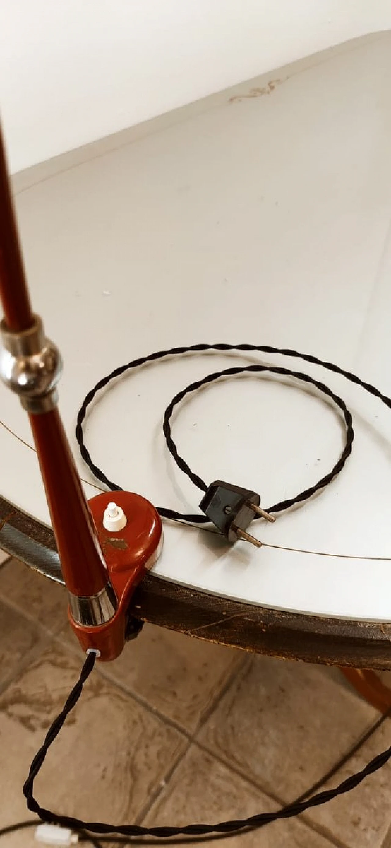 Lampada da tavolo con morsetto e accensione alla base, anni '50 3