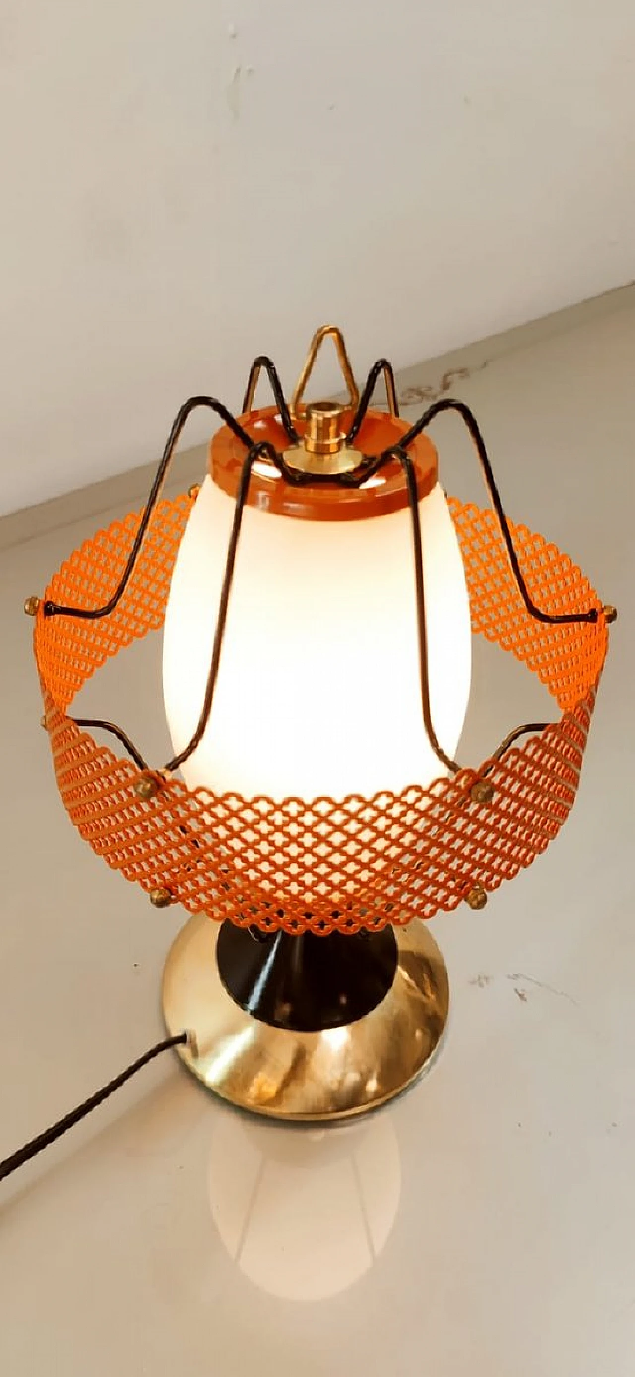 Lampada da tavolo in metallo e vetro oro e arancione, anni '60 5