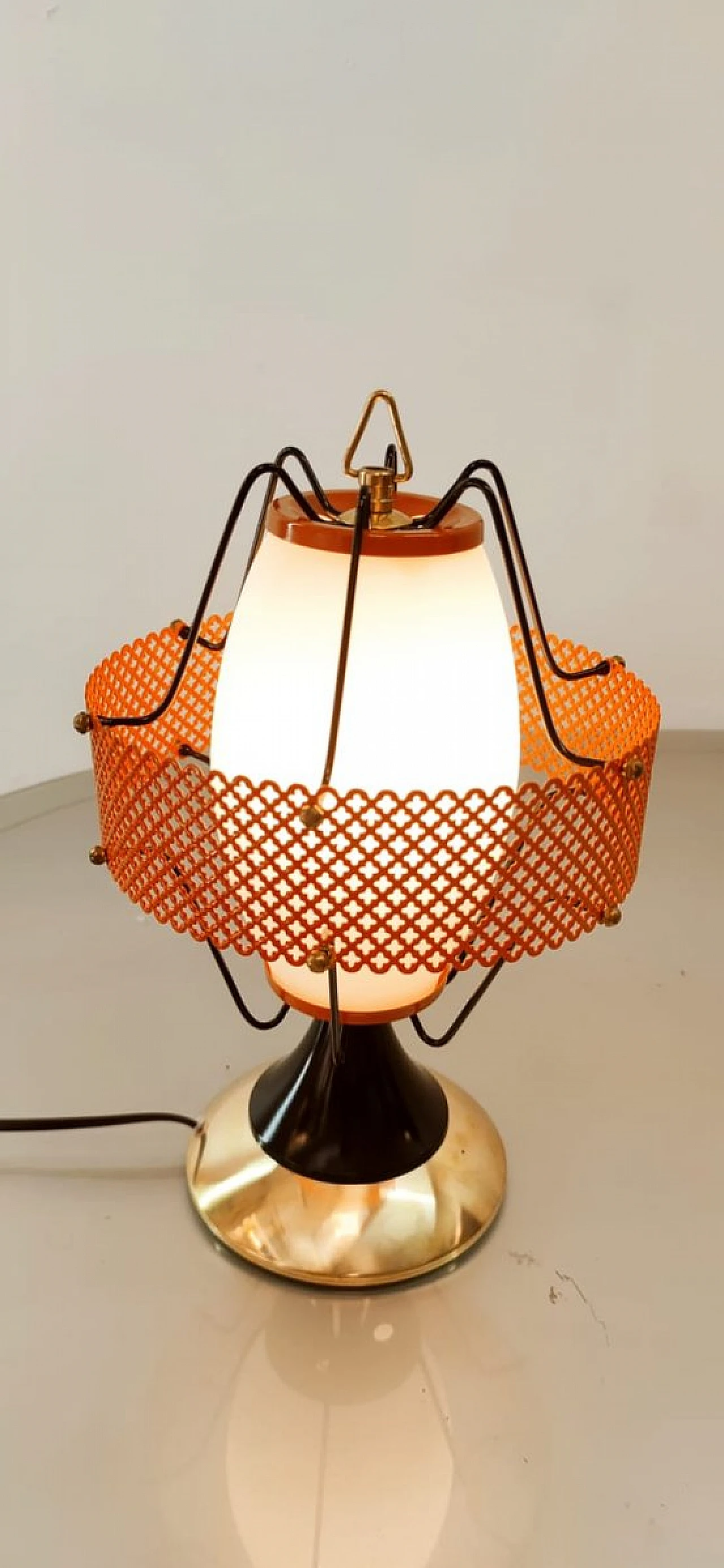 Lampada da tavolo in metallo e vetro oro e arancione, anni '60 6