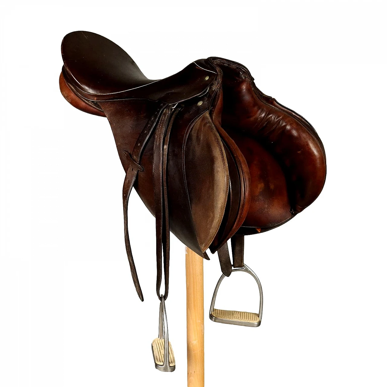 Riding saddle in leather by G. Passier & Sohn Hannover 1