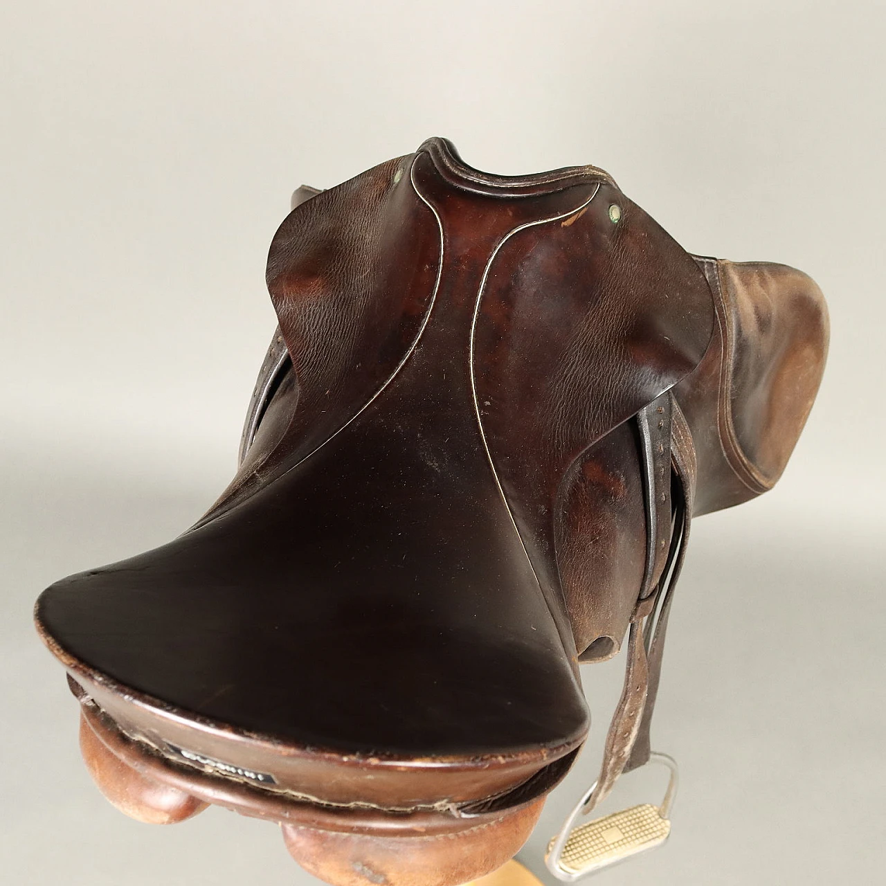Riding saddle in leather by G. Passier & Sohn Hannover 7