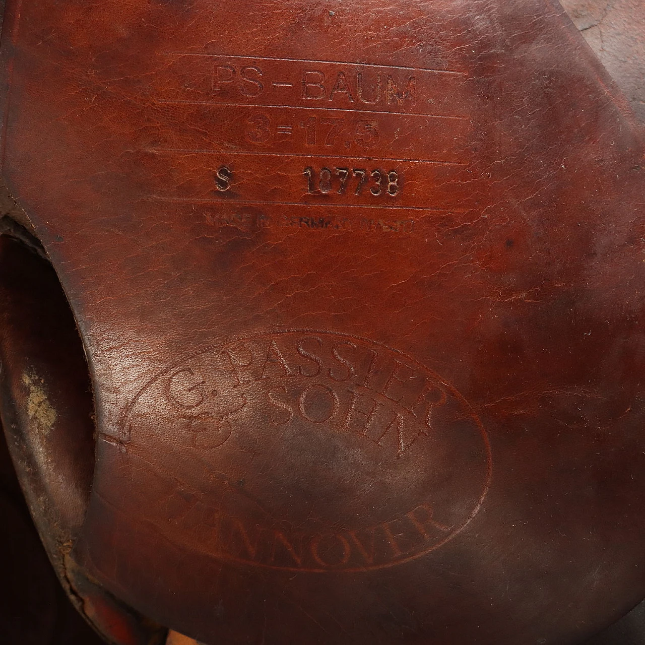 Riding saddle in leather by G. Passier & Sohn Hannover 8