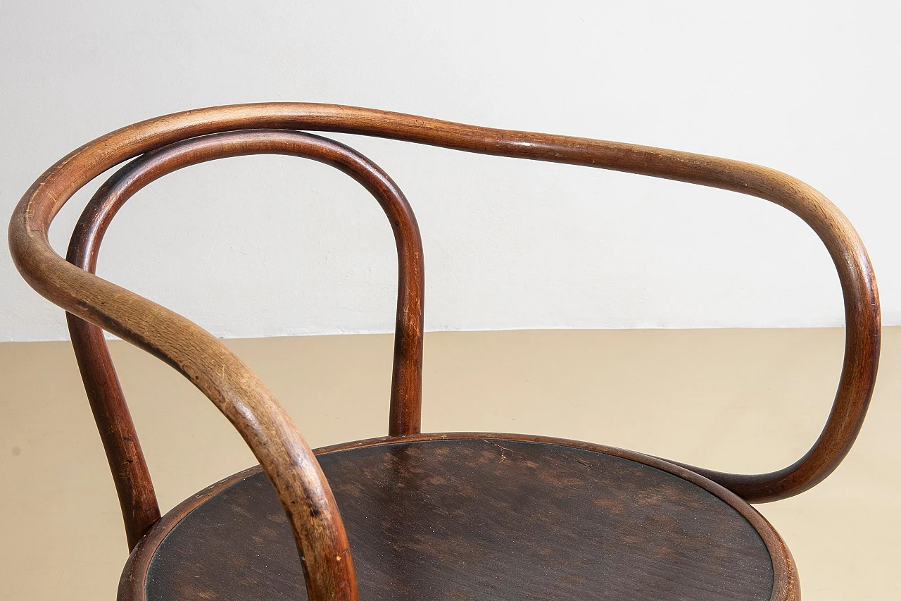 Chair B9 in curved beechwood by Thonet, 1910s 4