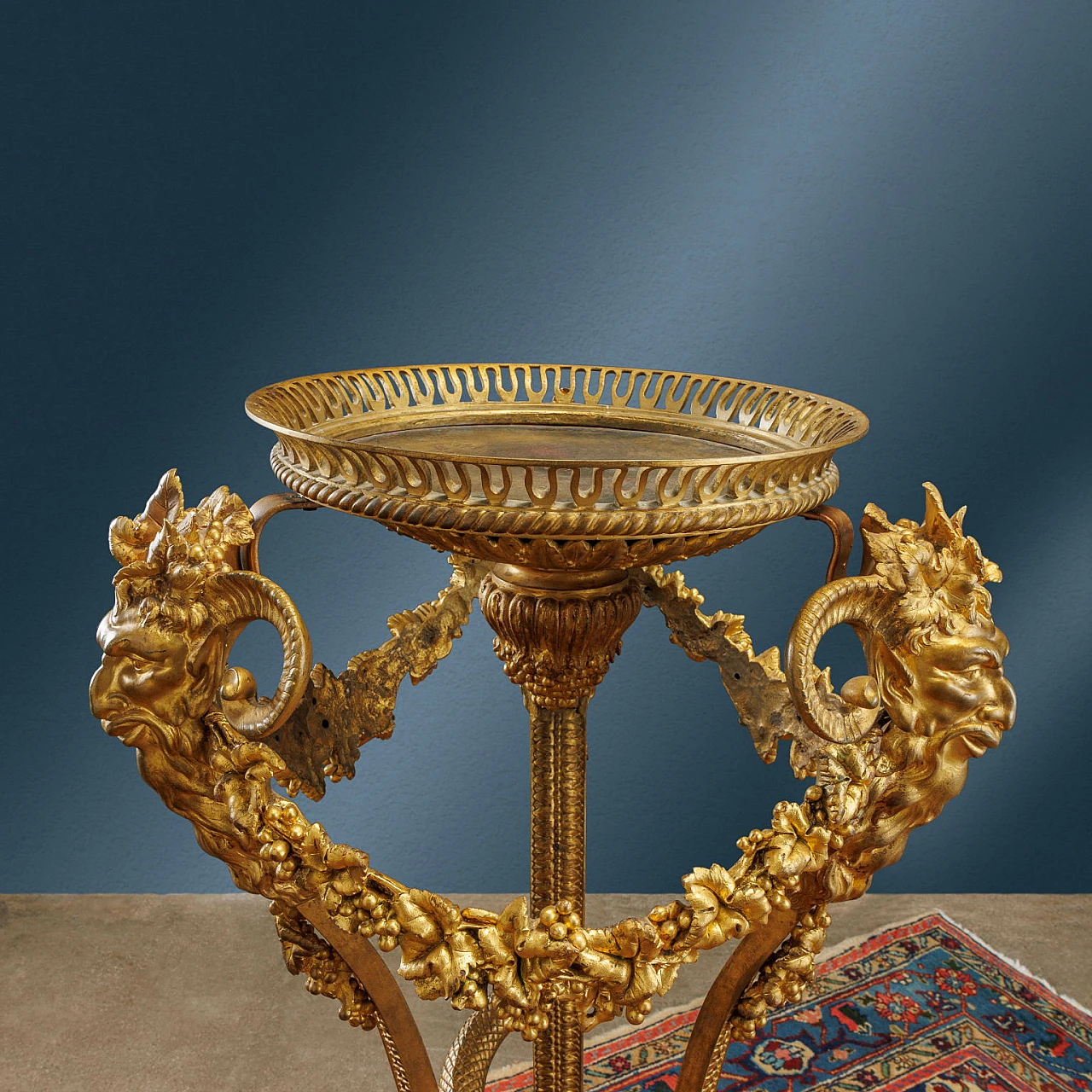 Tripod vase holder in gilded bronze and Sèvres ceramic, 19th century 4