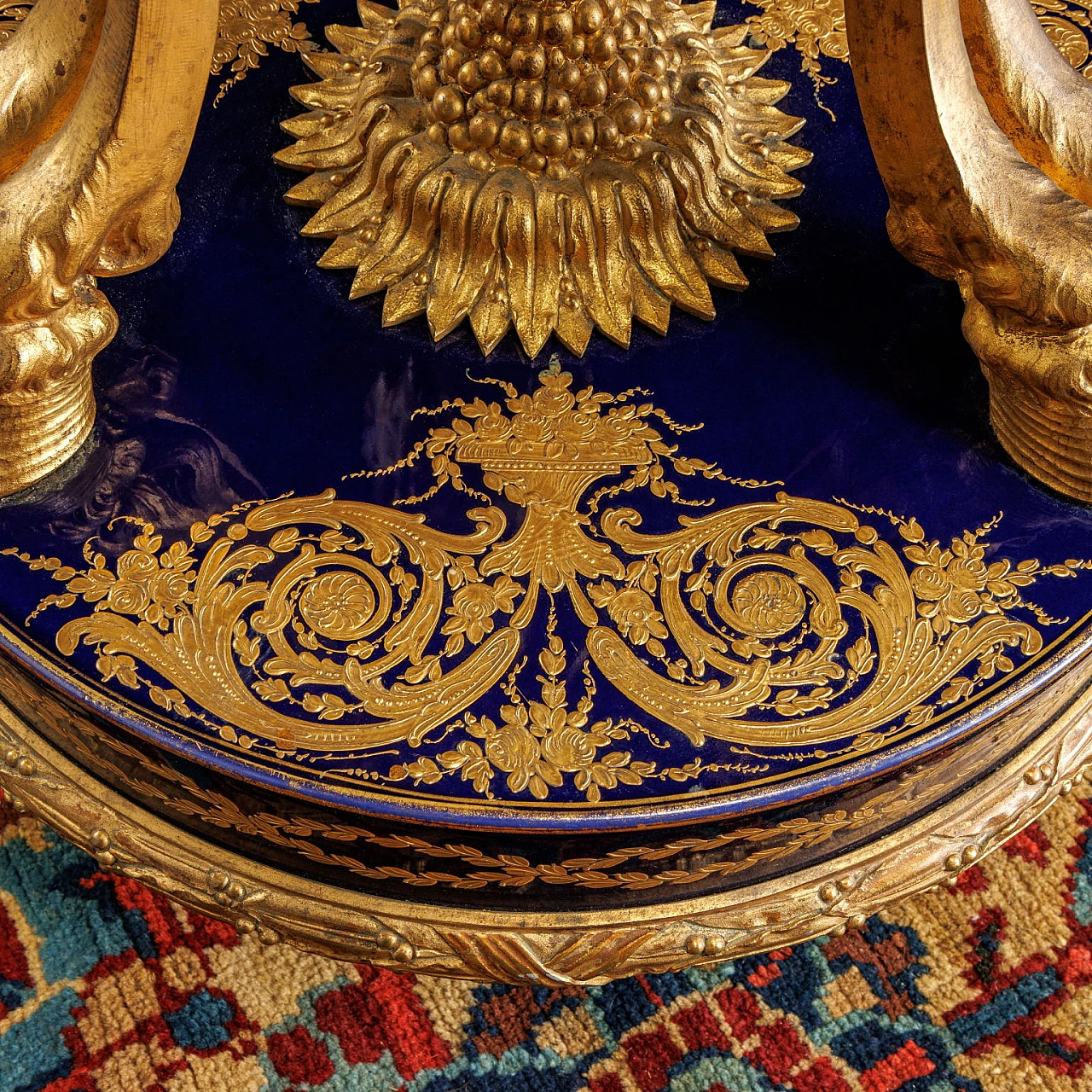 Tripod vase holder in gilded bronze and Sèvres ceramic, 19th century 8