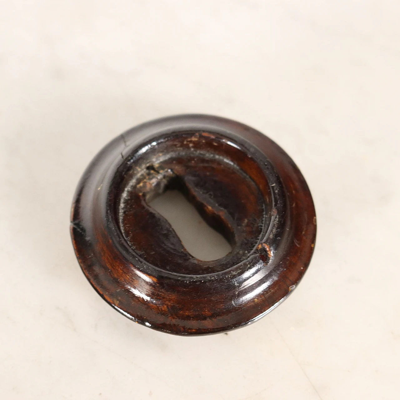 Mahogany veneered chest of drawers with marble top, 19th century 10