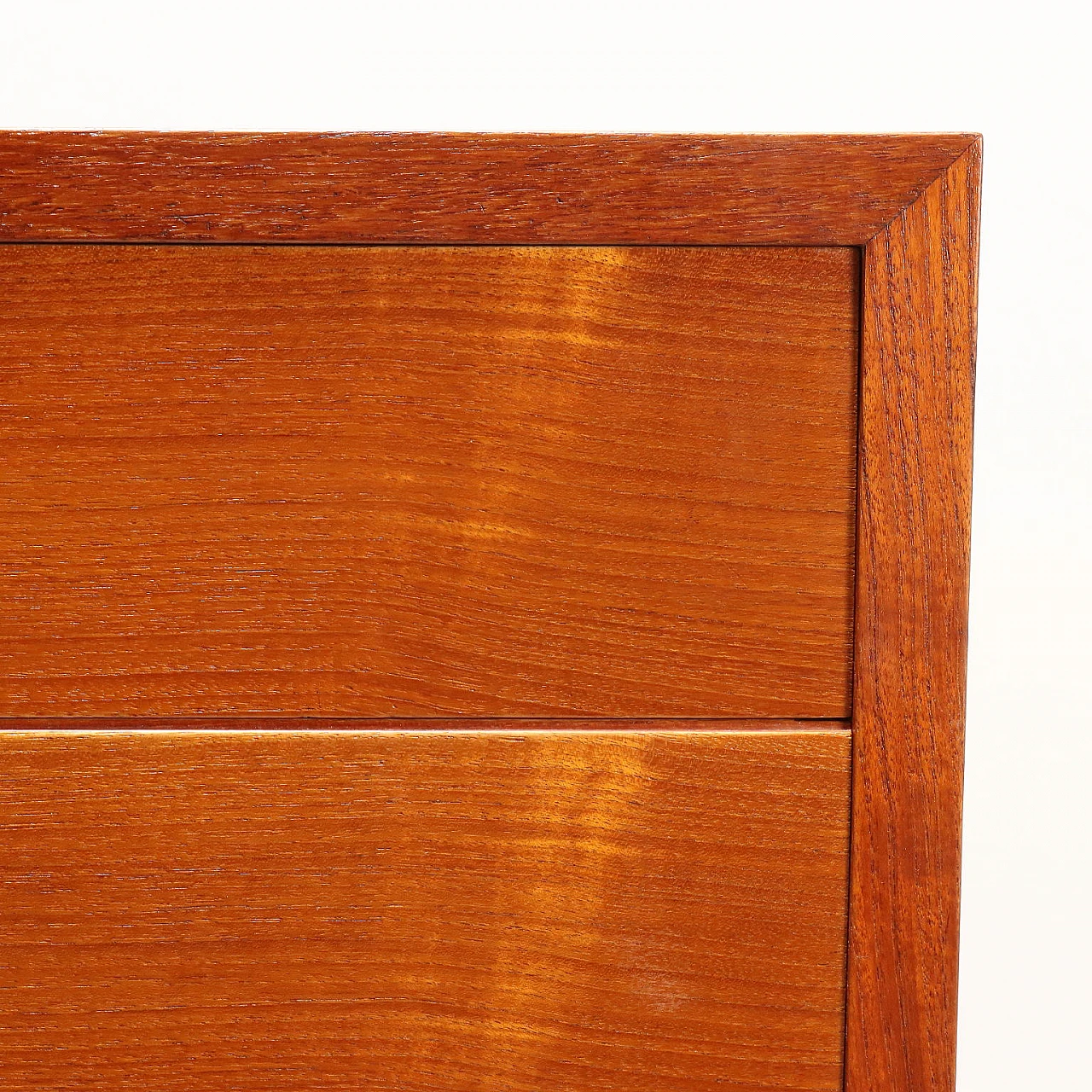 Credenza in legno impiallacciato teak con maniglie in ottone, anni '60 4