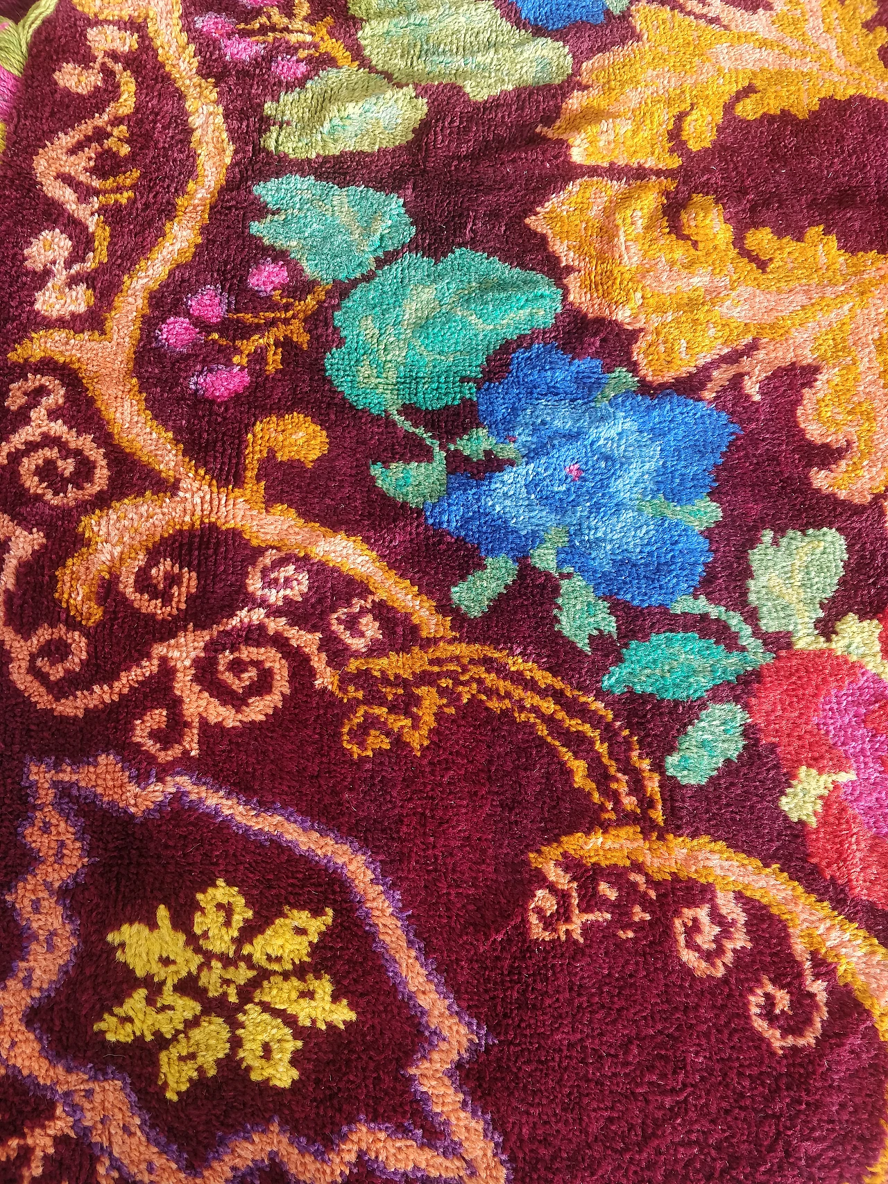 Hand-knotted European wool rug, 1960s 4