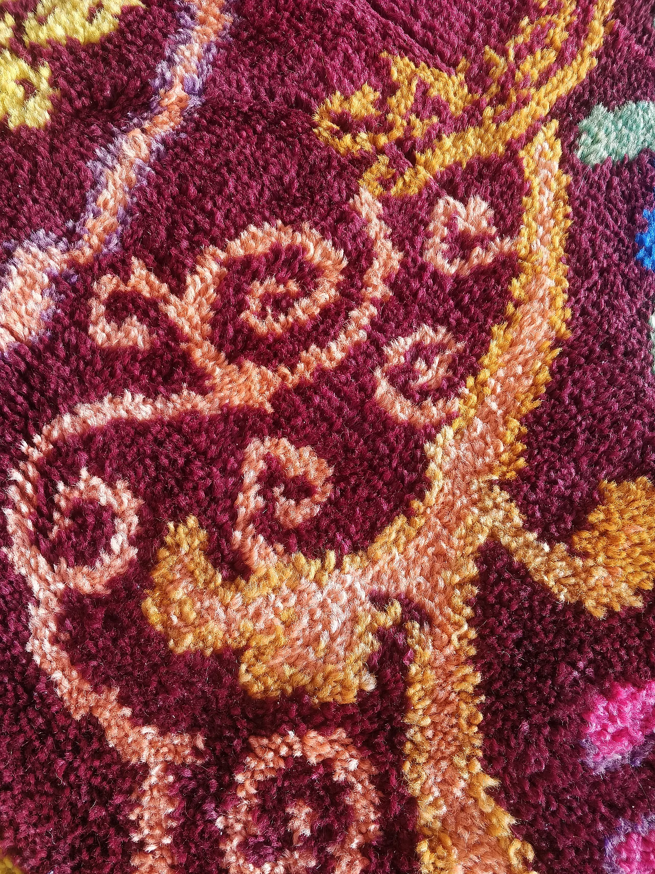 Hand-knotted European wool rug, 1960s 5