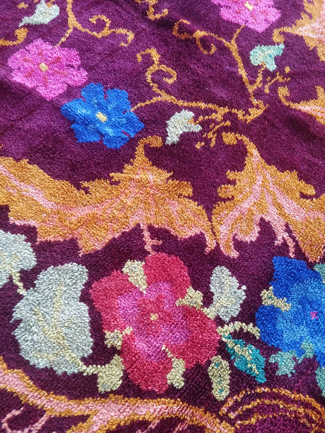 Hand-knotted European wool rug, 1960s 6