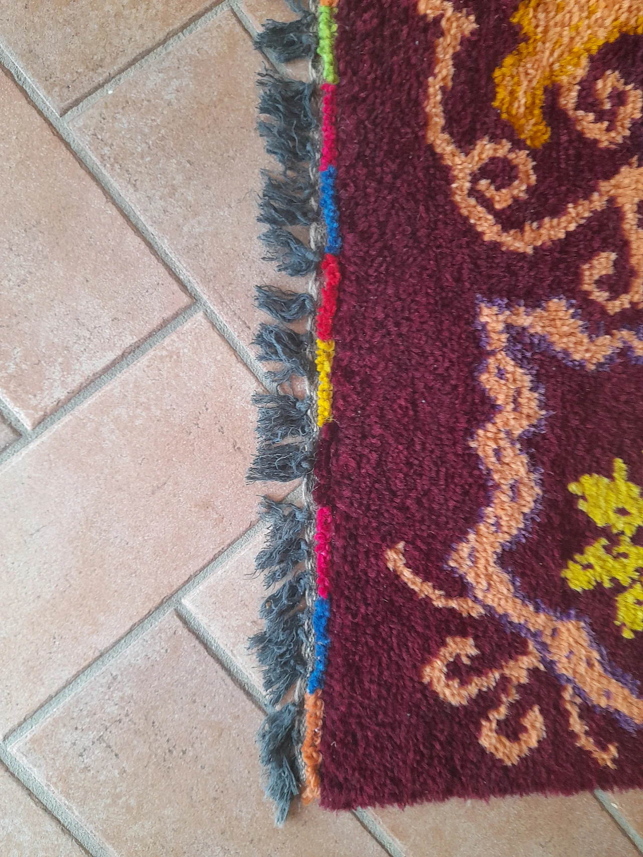 Hand-knotted European wool rug, 1960s 13