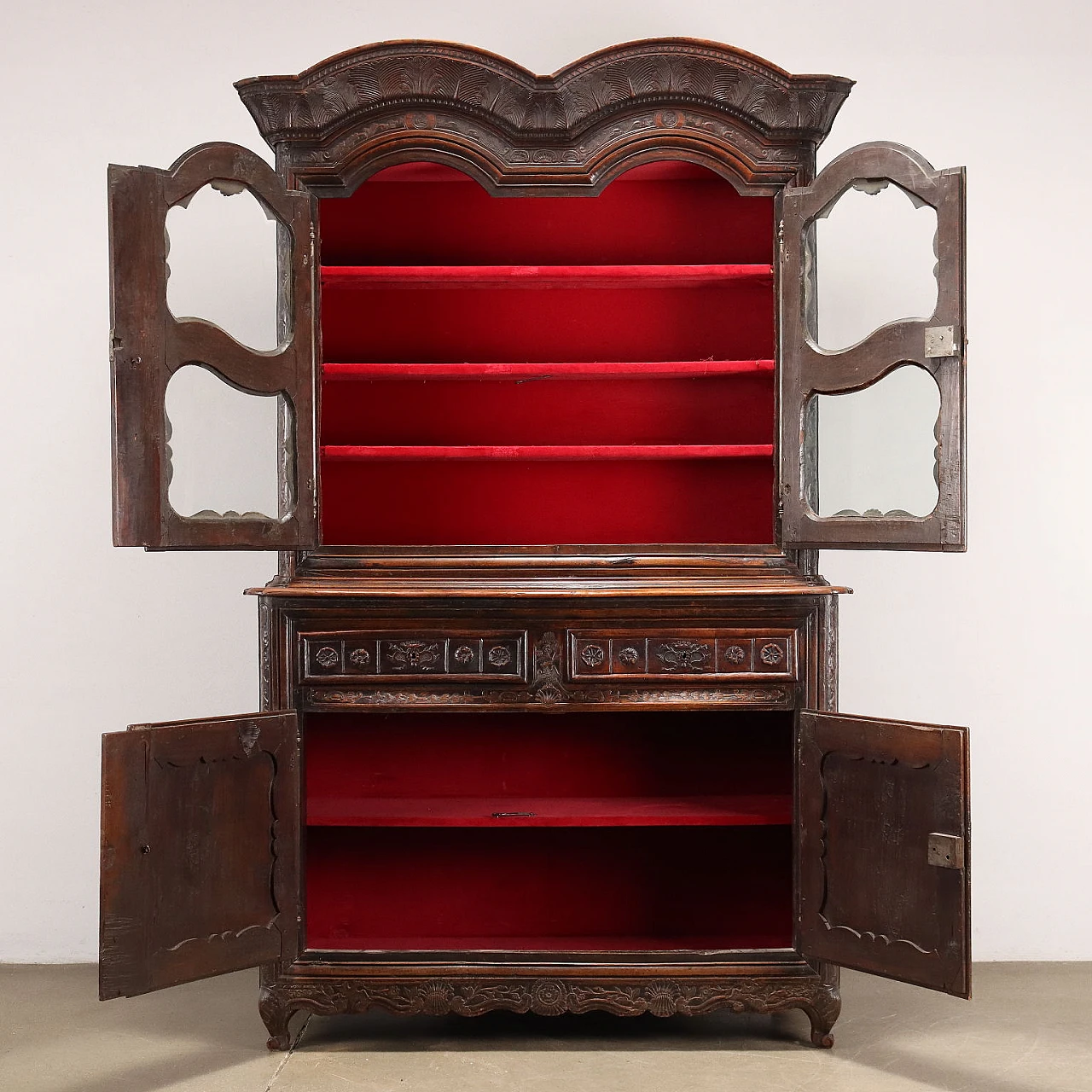 Two-part sideboard in carved walnut by J. B. Depouez, 18th century 3
