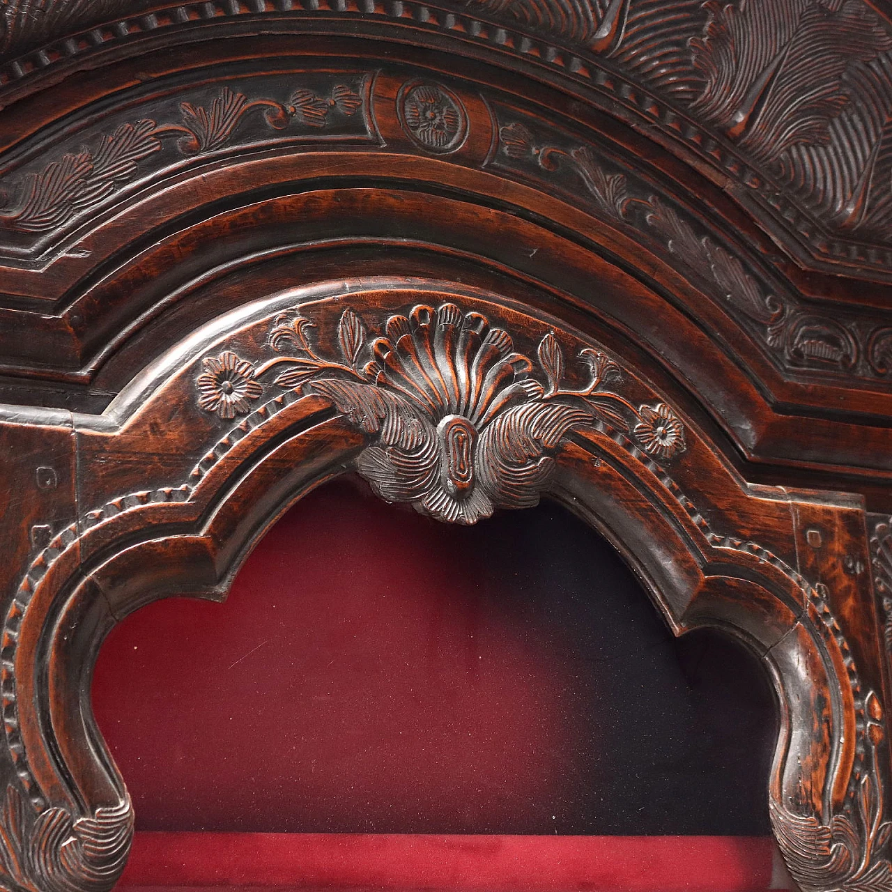 Two-part sideboard in carved walnut by J. B. Depouez, 18th century 5
