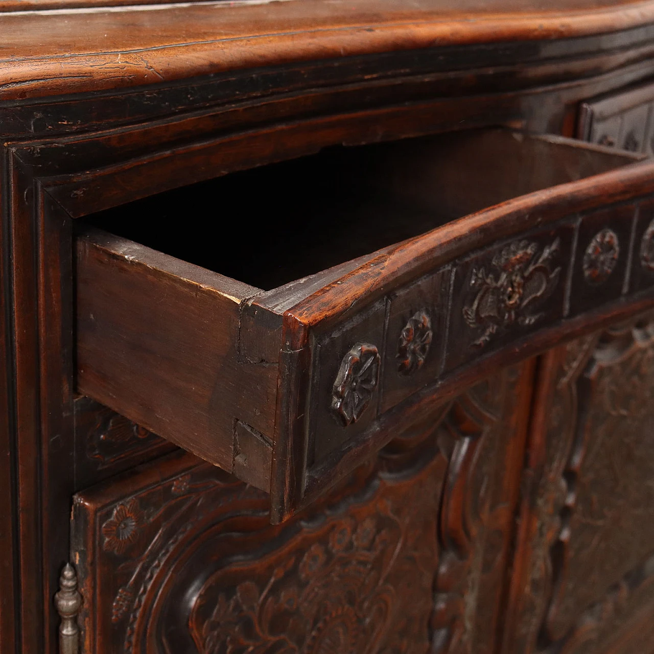 Two-part sideboard in carved walnut by J. B. Depouez, 18th century 8