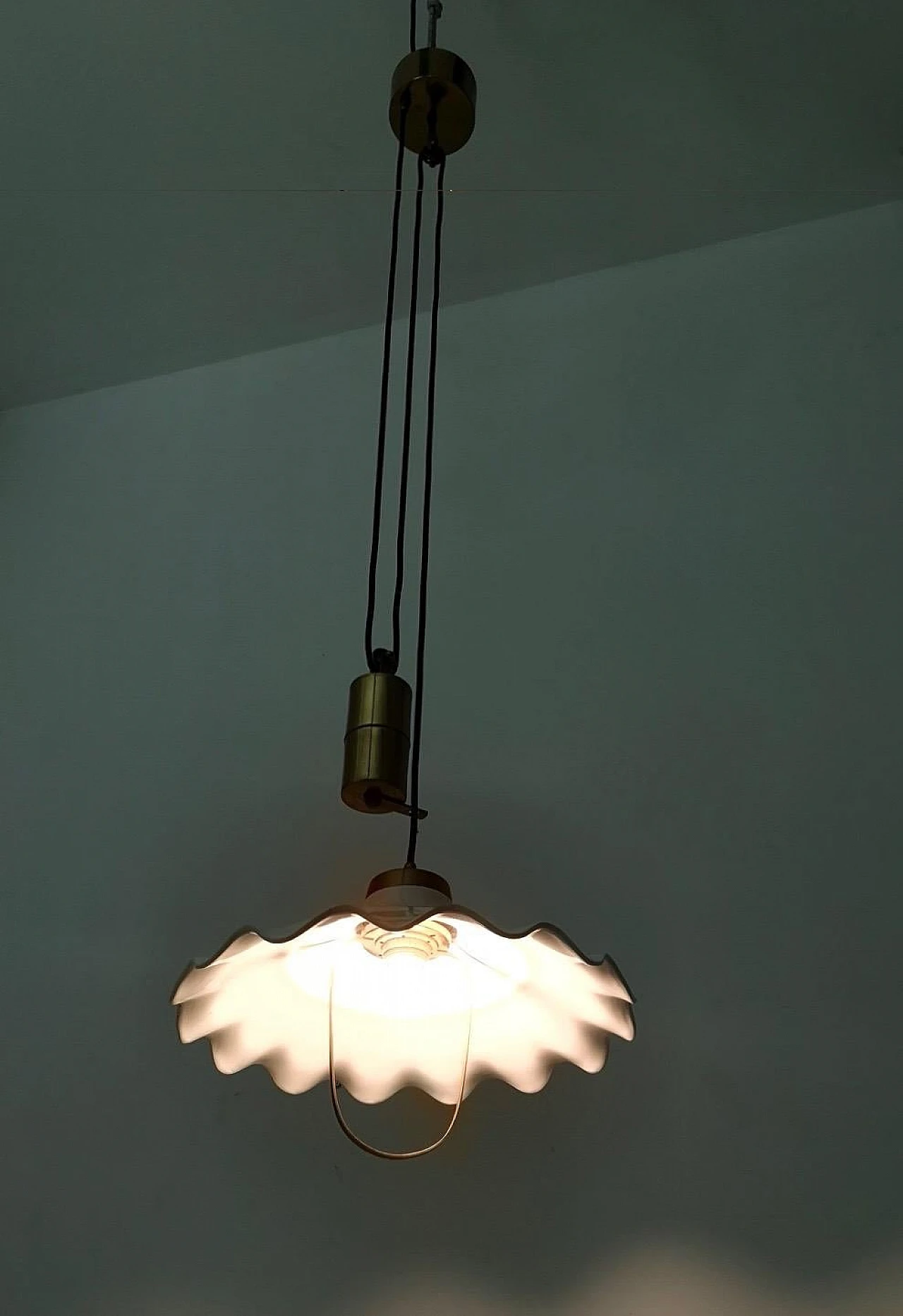 Adjustable ceramic and brass hanging lamp, 1950s 3