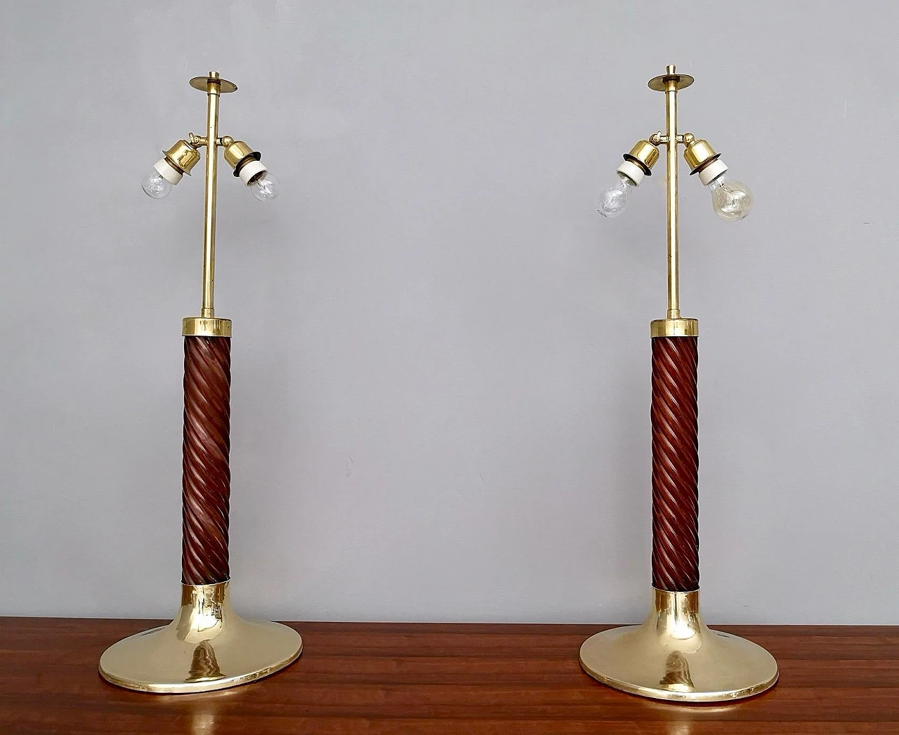 Pair of plexiglass and brass lamps by F. Loffredo, 1980s 5