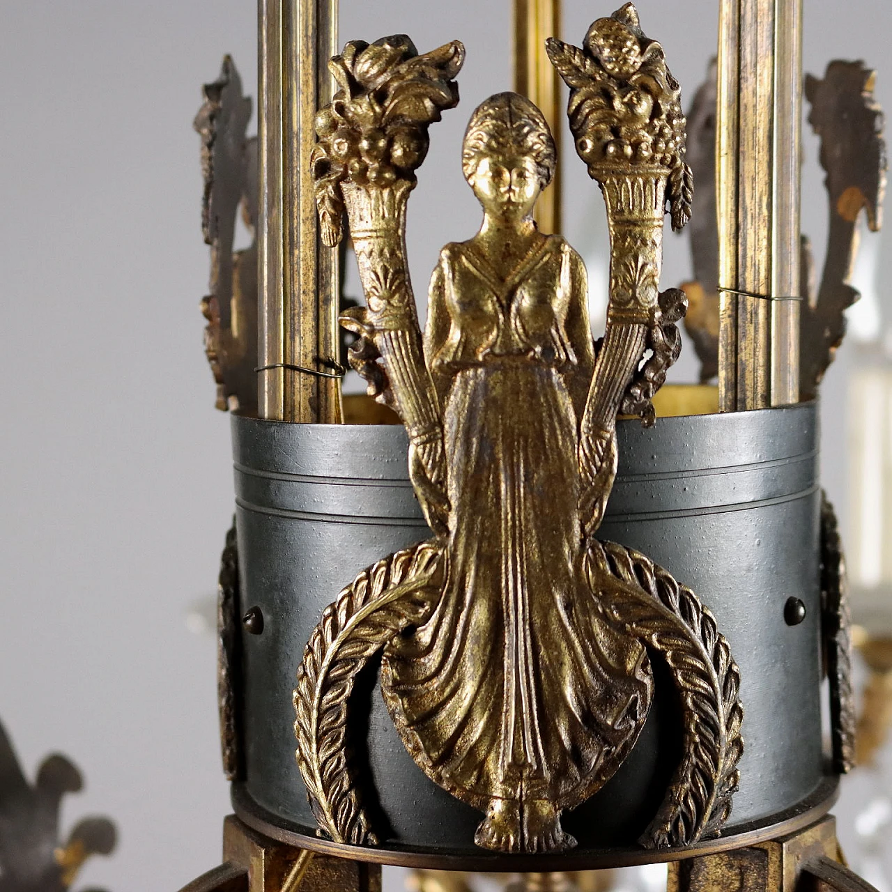 Nine-light gilded bronze chandelier in Empire style, late 19th century 5