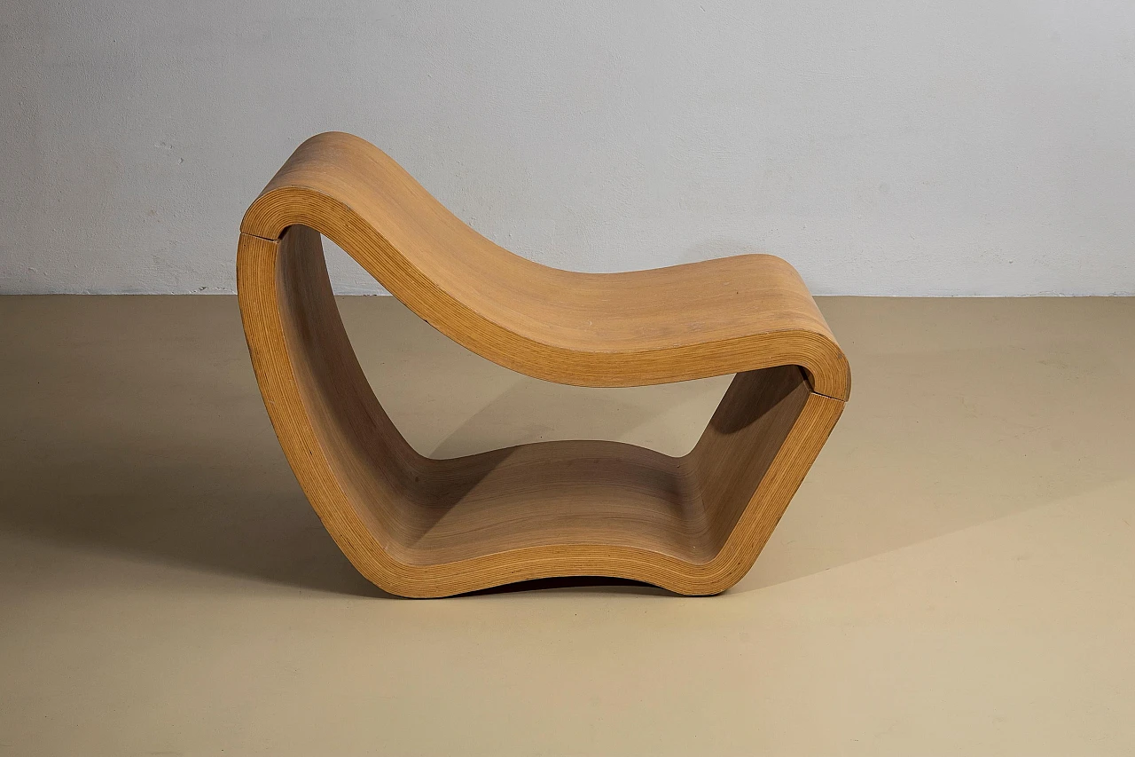 Sculptural chair in curved beech plywood, 1970s 2