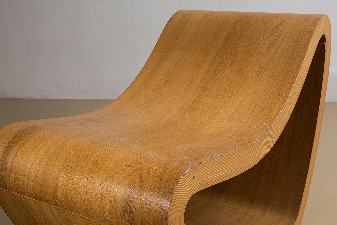 Sculptural chair in curved beech plywood, 1970s 6