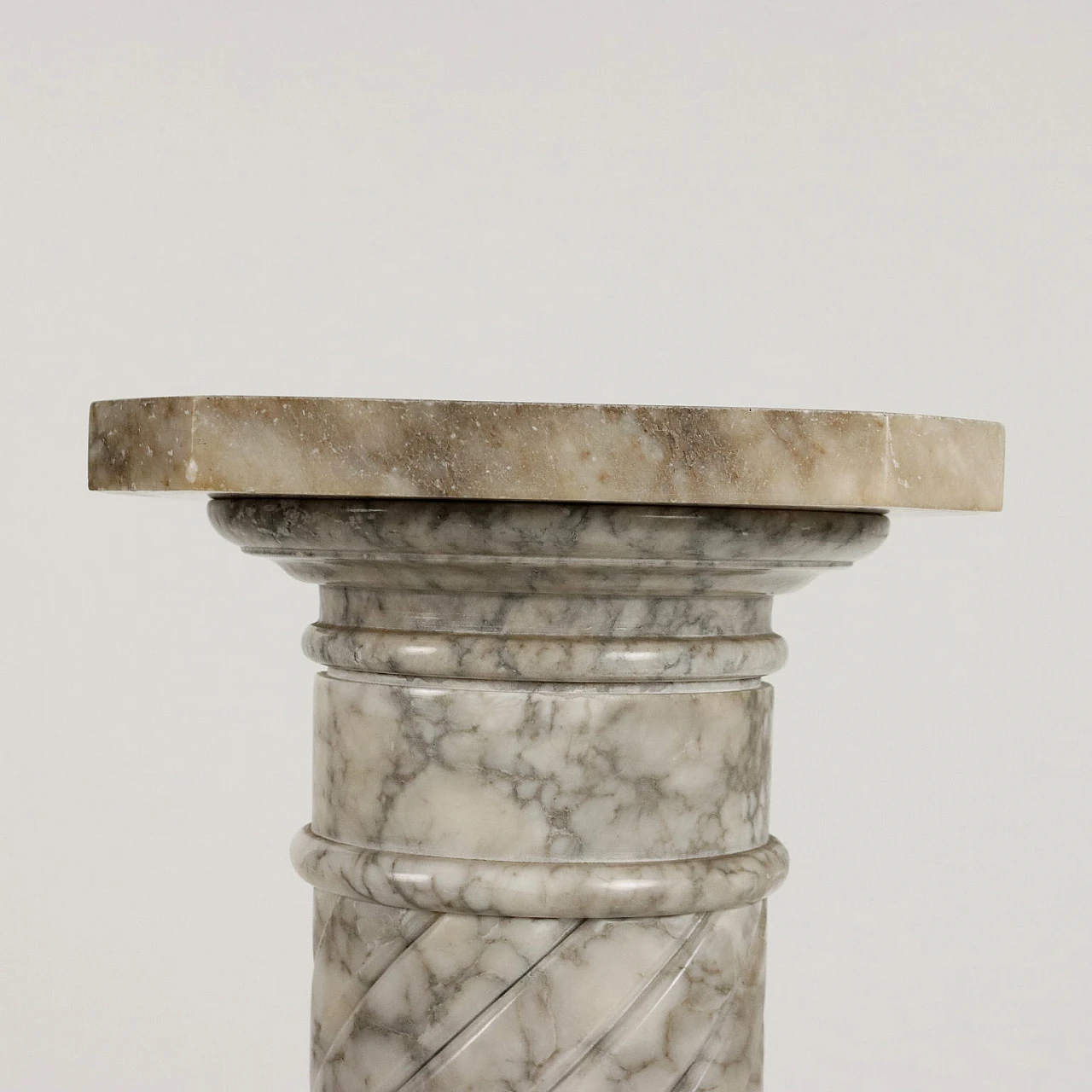 Colonna in marmo bianco, inizio '900 4