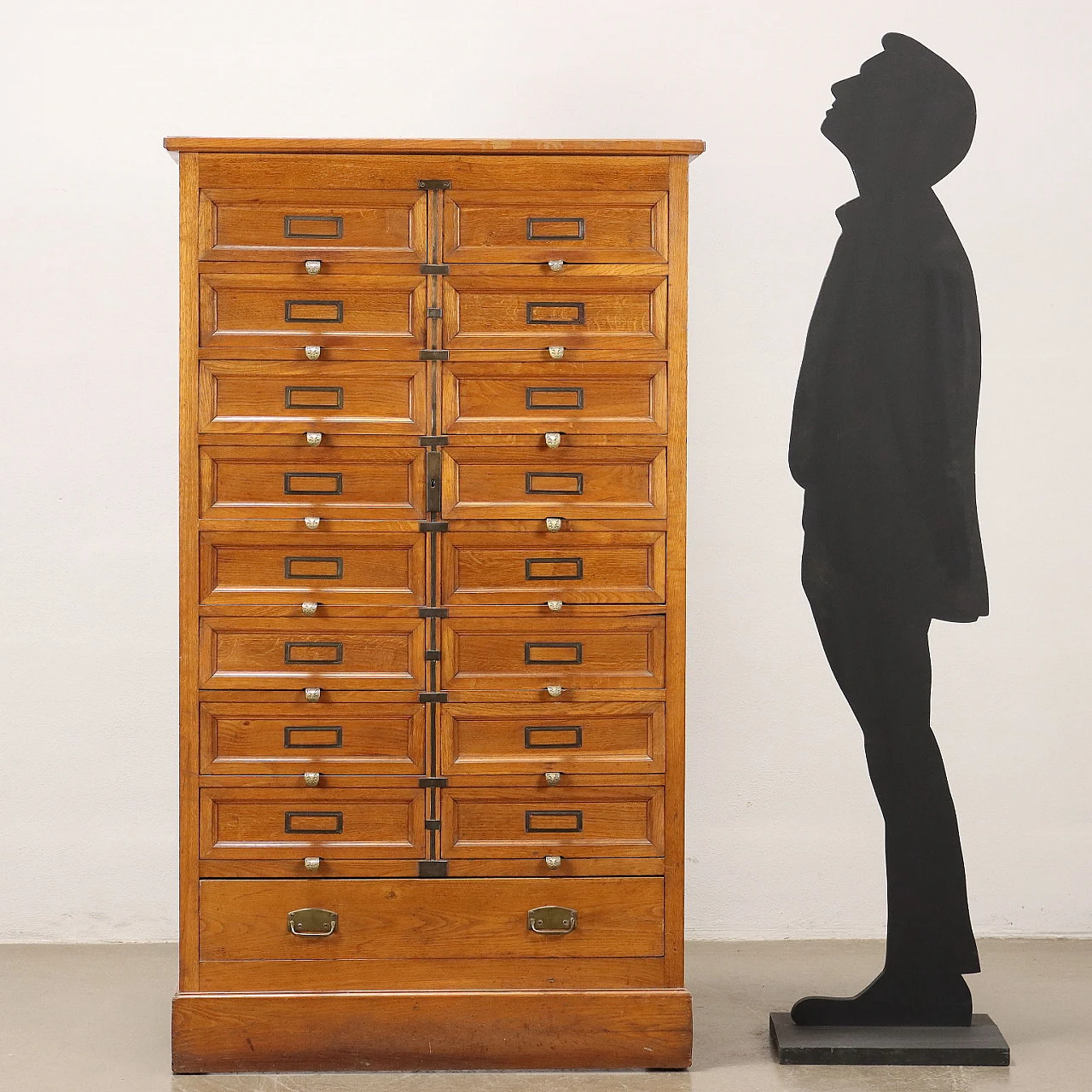 Art Nouveau oak filing cabinet, early 20th century 2