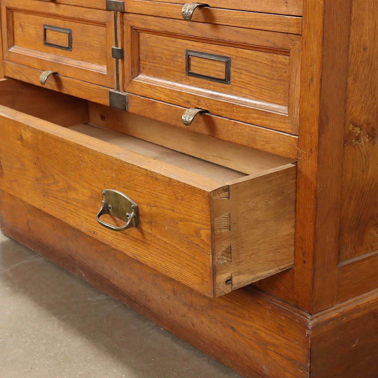Art Nouveau oak filing cabinet, early 20th century 5