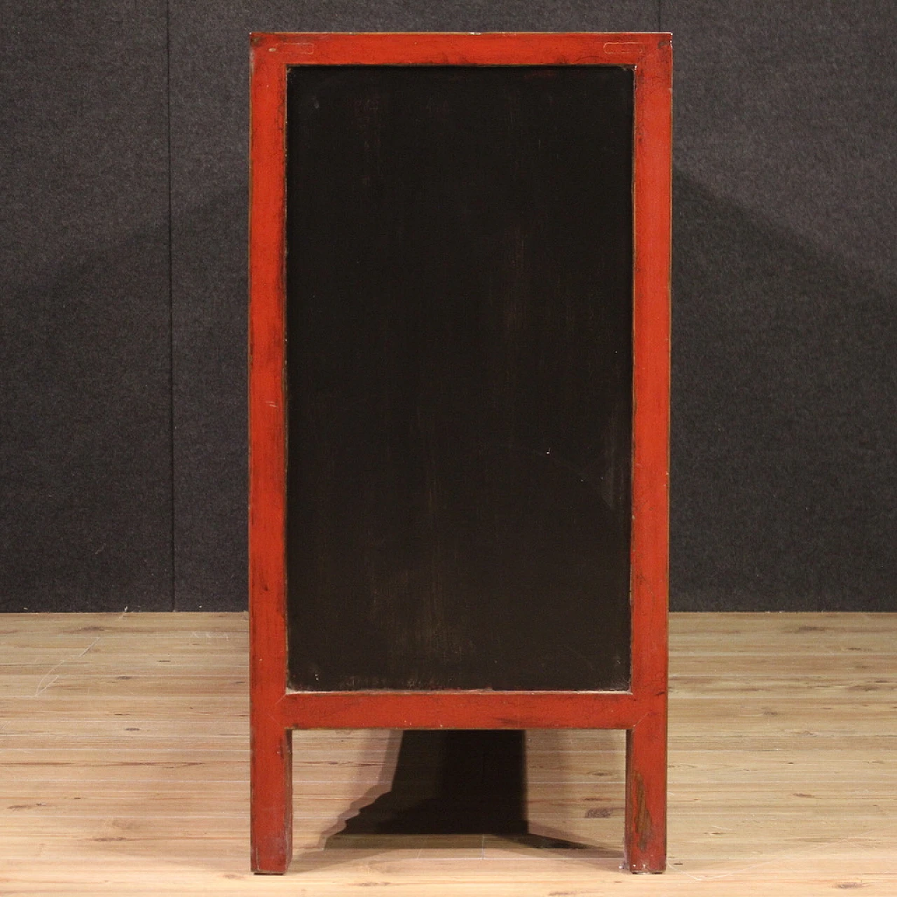 Chinese sideboard in red exotic wood with painted floral motifs 11