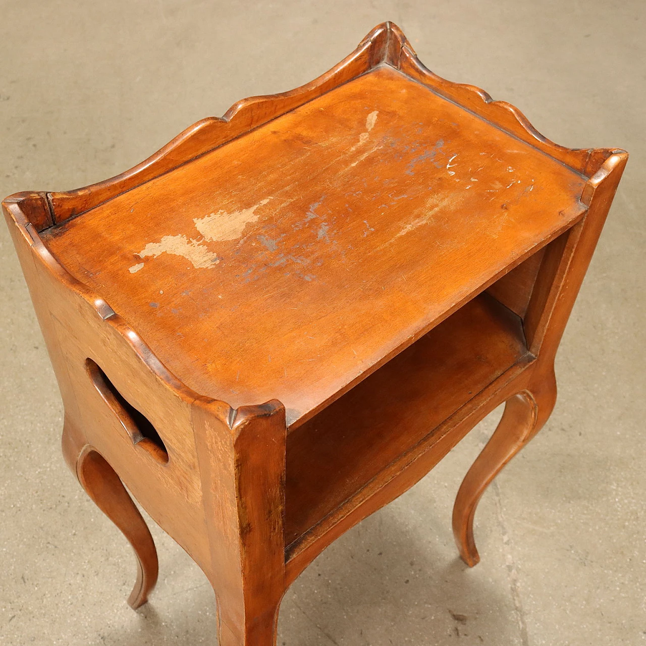 Pair of mahogany bedside tables with open compartment and carvings 4
