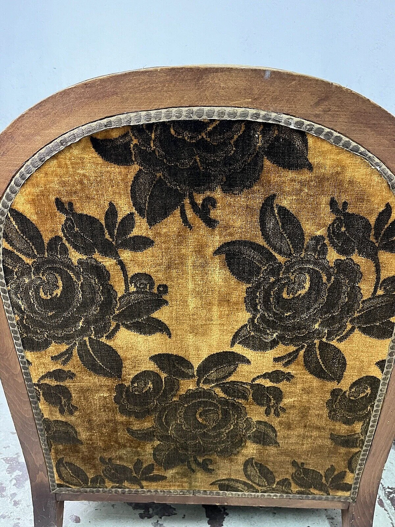 Coppia di poltrone in legno e velluto damascato, anni '30 14