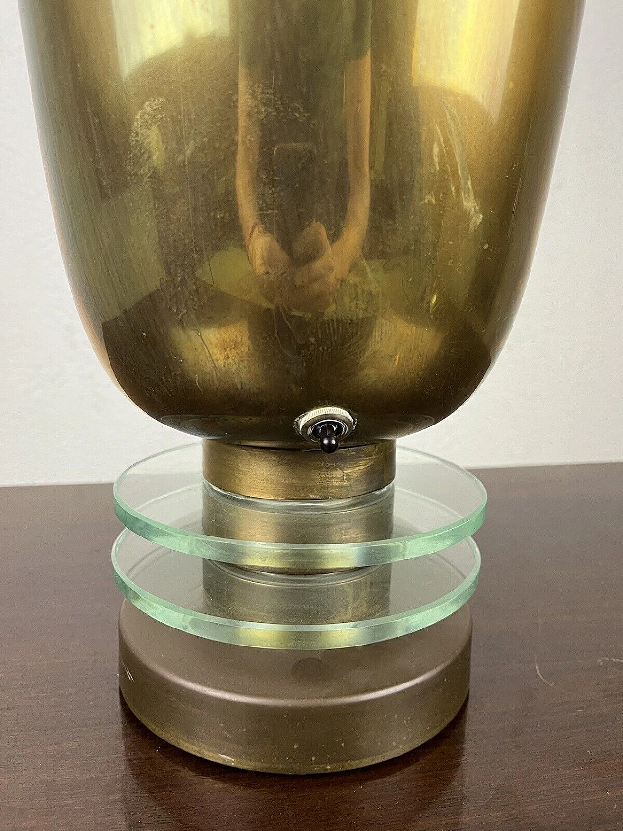 Lampada da tavolo in ottone e vetro, anni '50 6