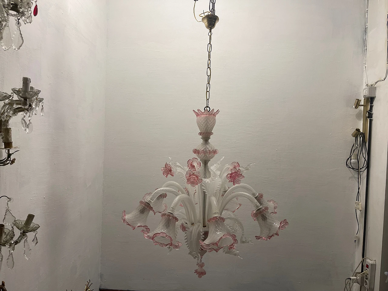 Lampadario in vetro di Murano bianco e rosa, anni '70 9