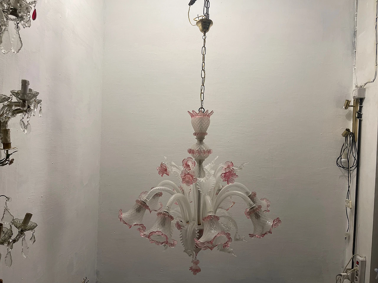 Lampadario in vetro di Murano bianco e rosa, anni '70 10
