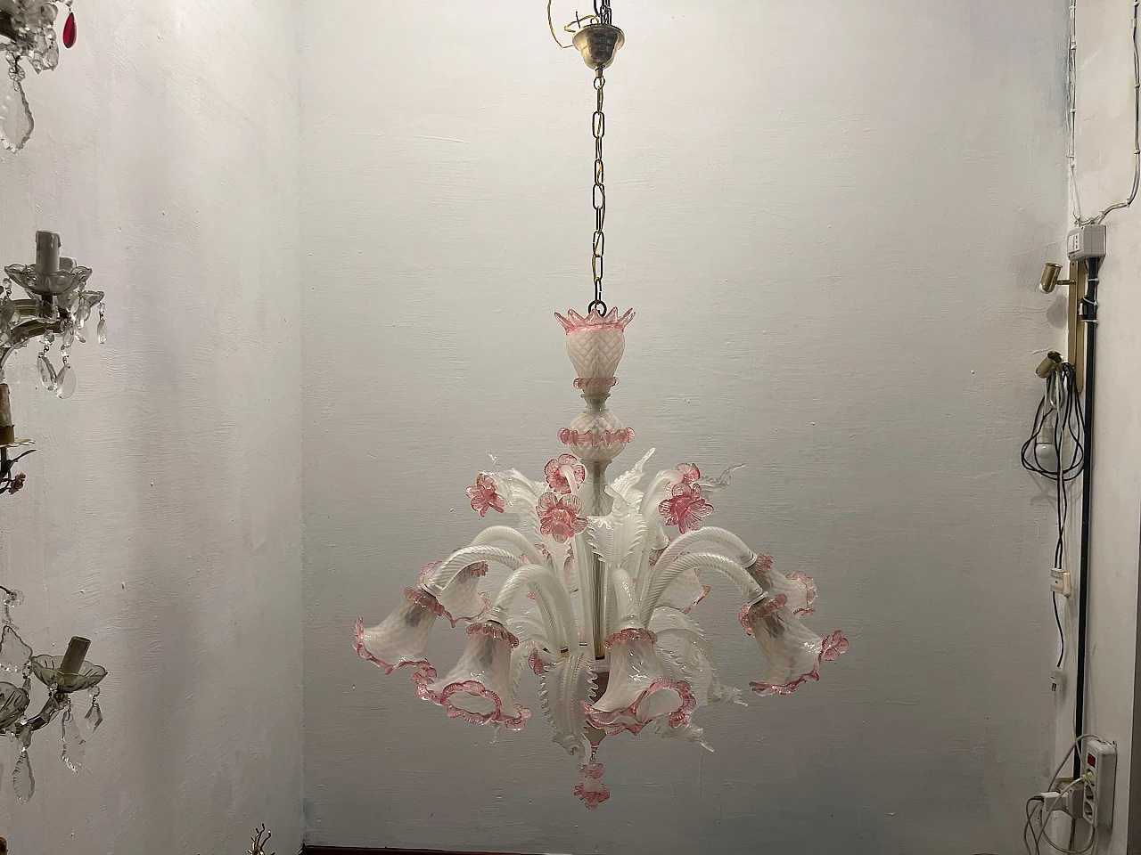 Lampadario in vetro di Murano bianco e rosa, anni '70 11