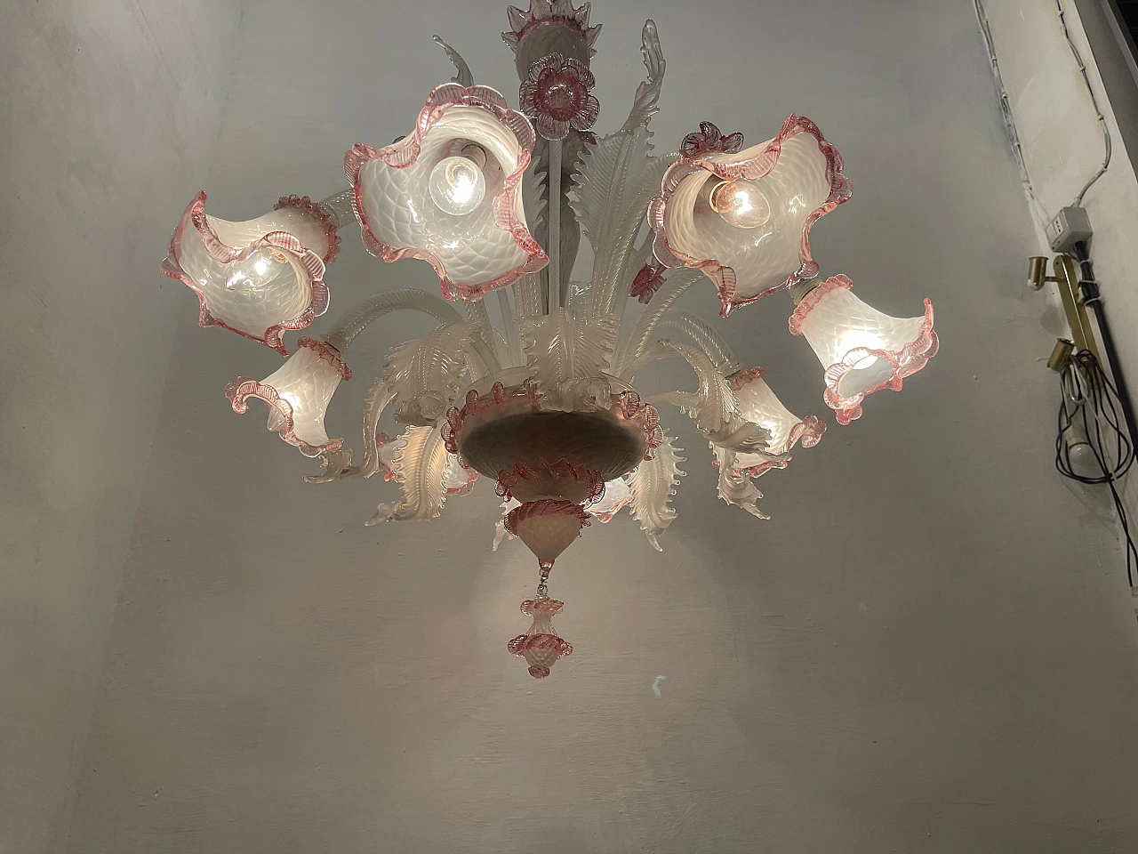 Lampadario in vetro di Murano bianco e rosa, anni '70 17