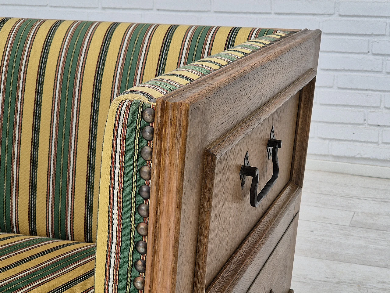 Divano danese in lana e rovere con braccioli reclinabili, anni '60 7