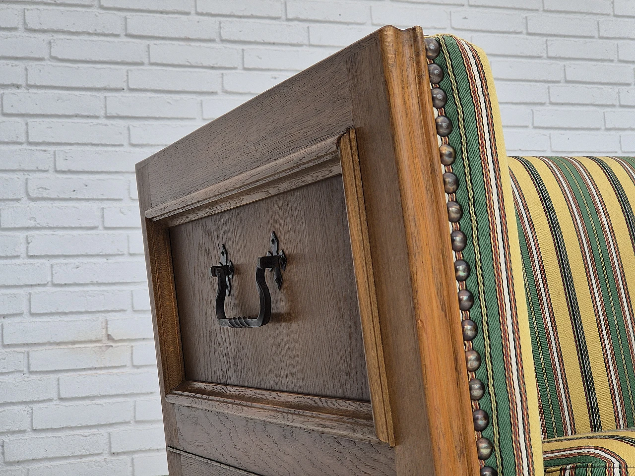 Divano danese in lana e rovere con braccioli reclinabili, anni '60 10