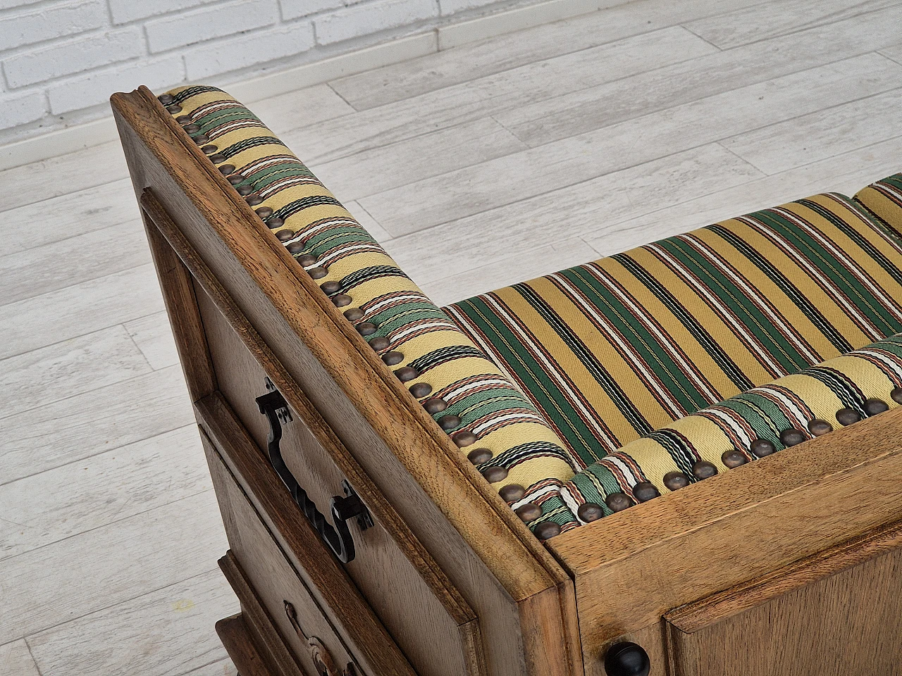 Divano danese in lana e rovere con braccioli reclinabili, anni '60 17