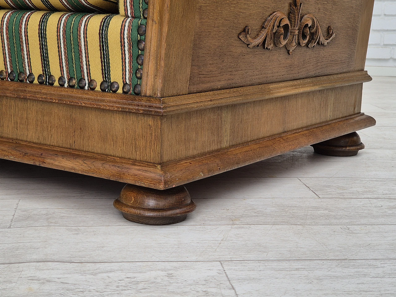 Divano danese in lana e rovere con braccioli reclinabili, anni '60 20