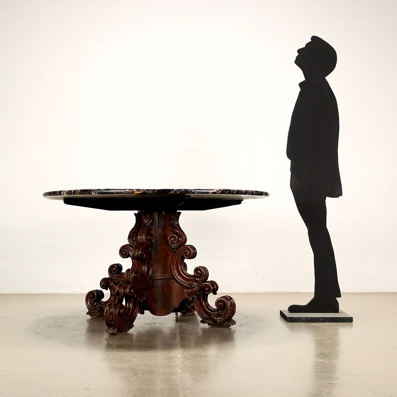 Tavolo rotondo in mogano con piano in marmo Portoro 2