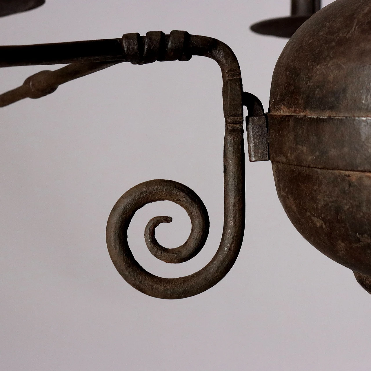 Chandelier in wrought iron 5