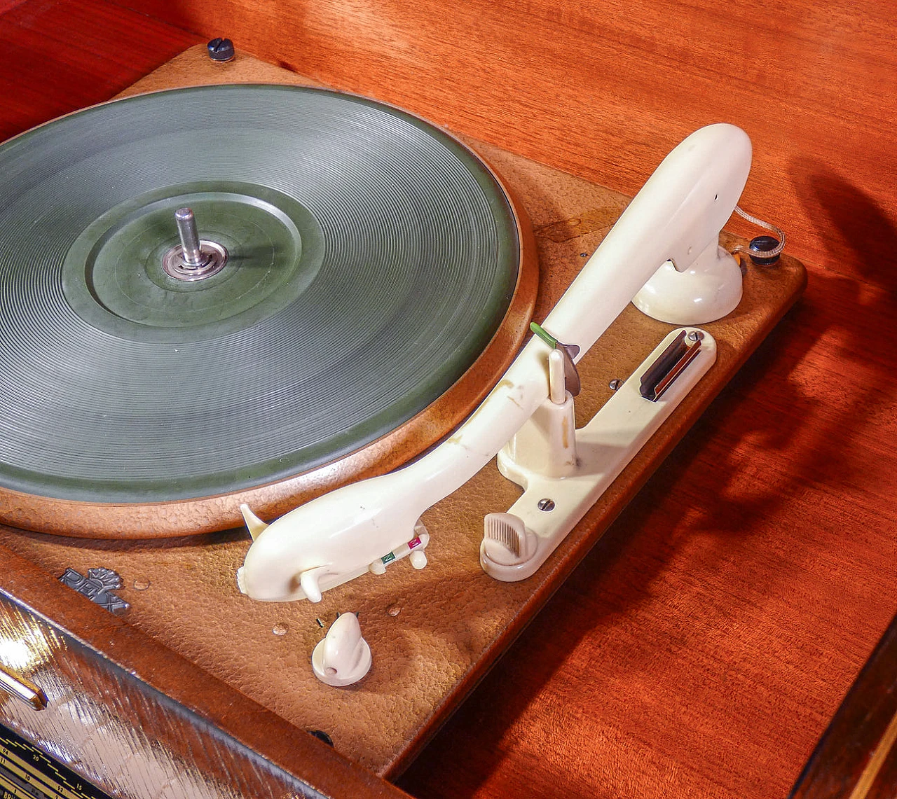 Goldtruhe Windsor 56 PE 7237 turntable by Schaub-Lorenz, 1950s 8