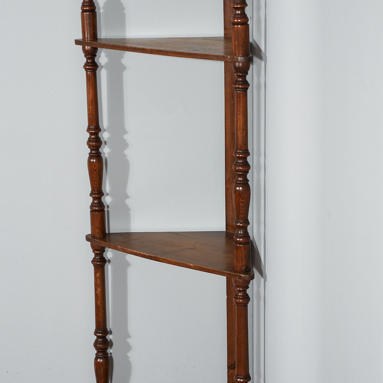 Turned solid spruce corner etagere, late 19th century 6