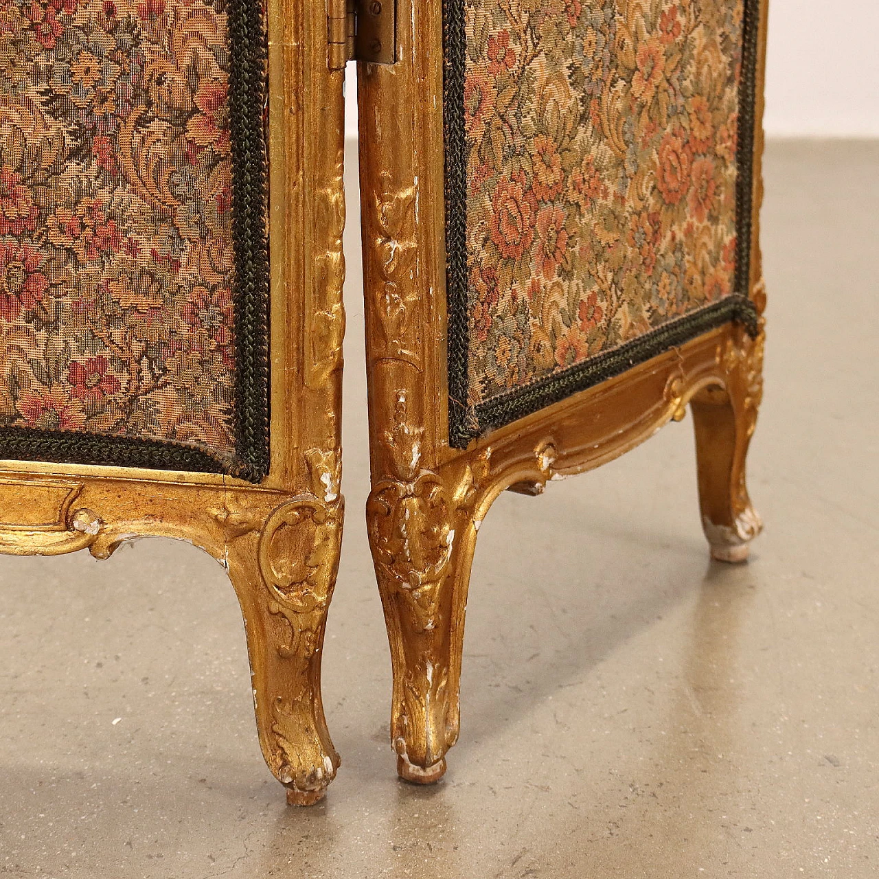 Neoclassical style gilded wood and embroidered fabric screen 7