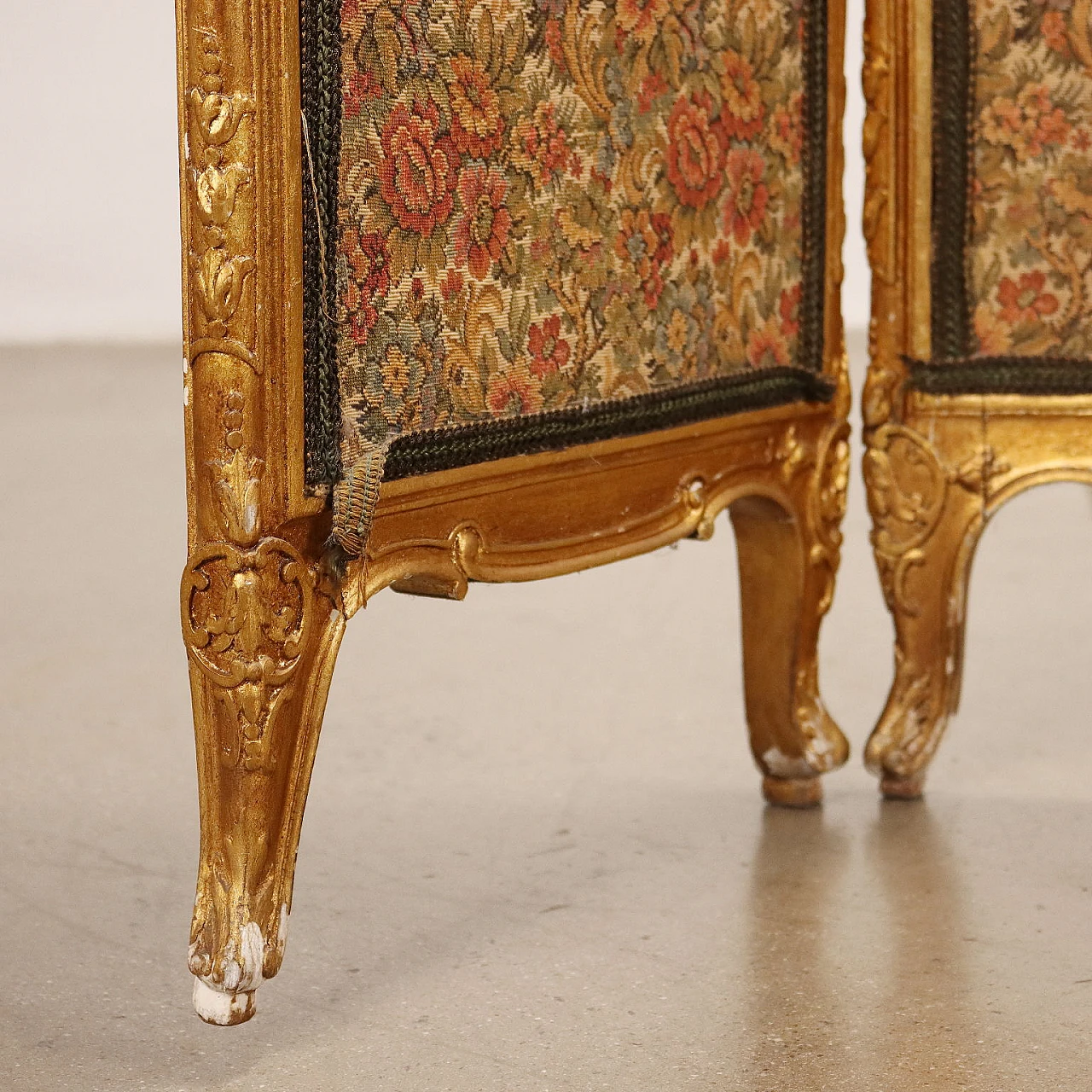 Neoclassical style gilded wood and embroidered fabric screen 8
