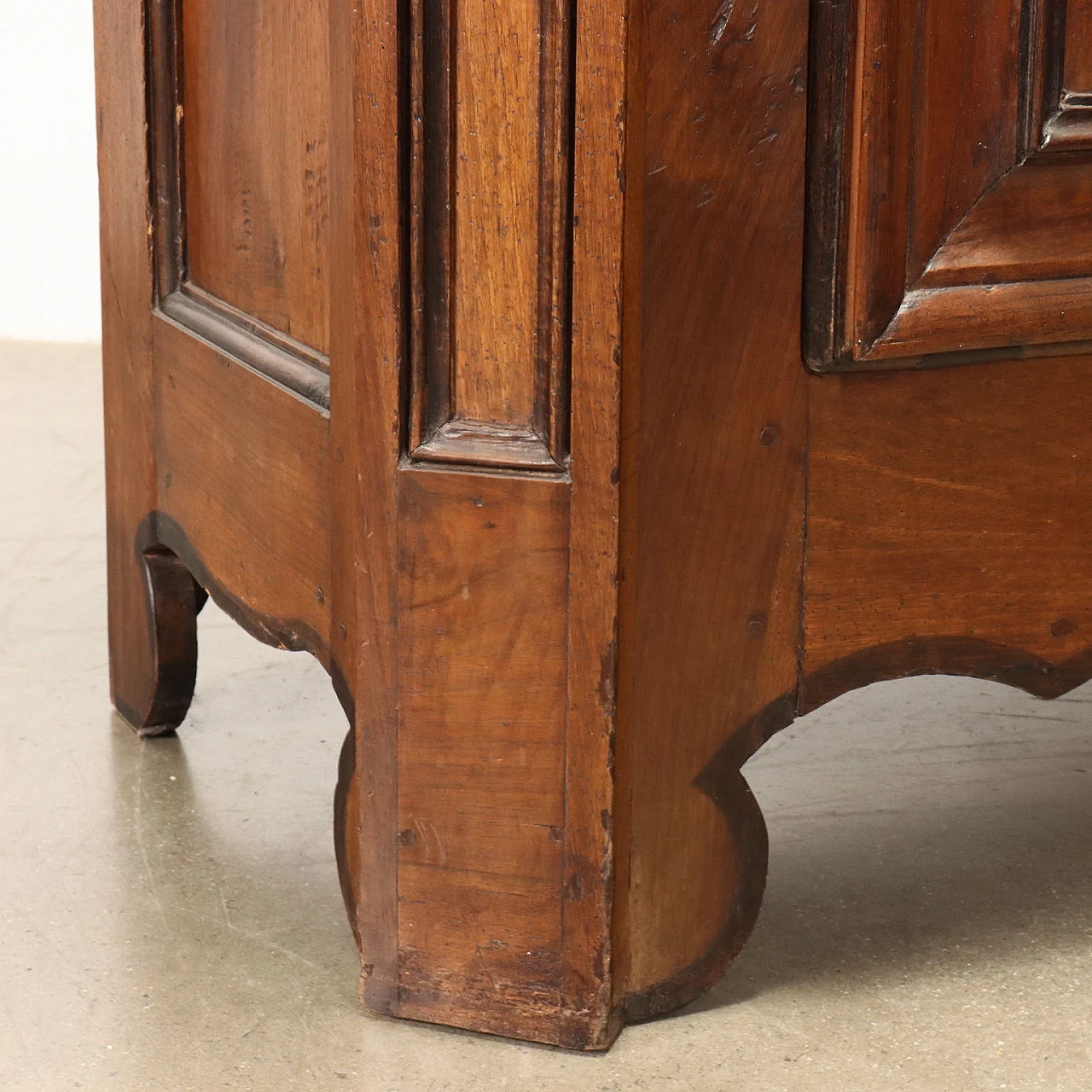 Armadio piemontese in noce, inizio '700 10