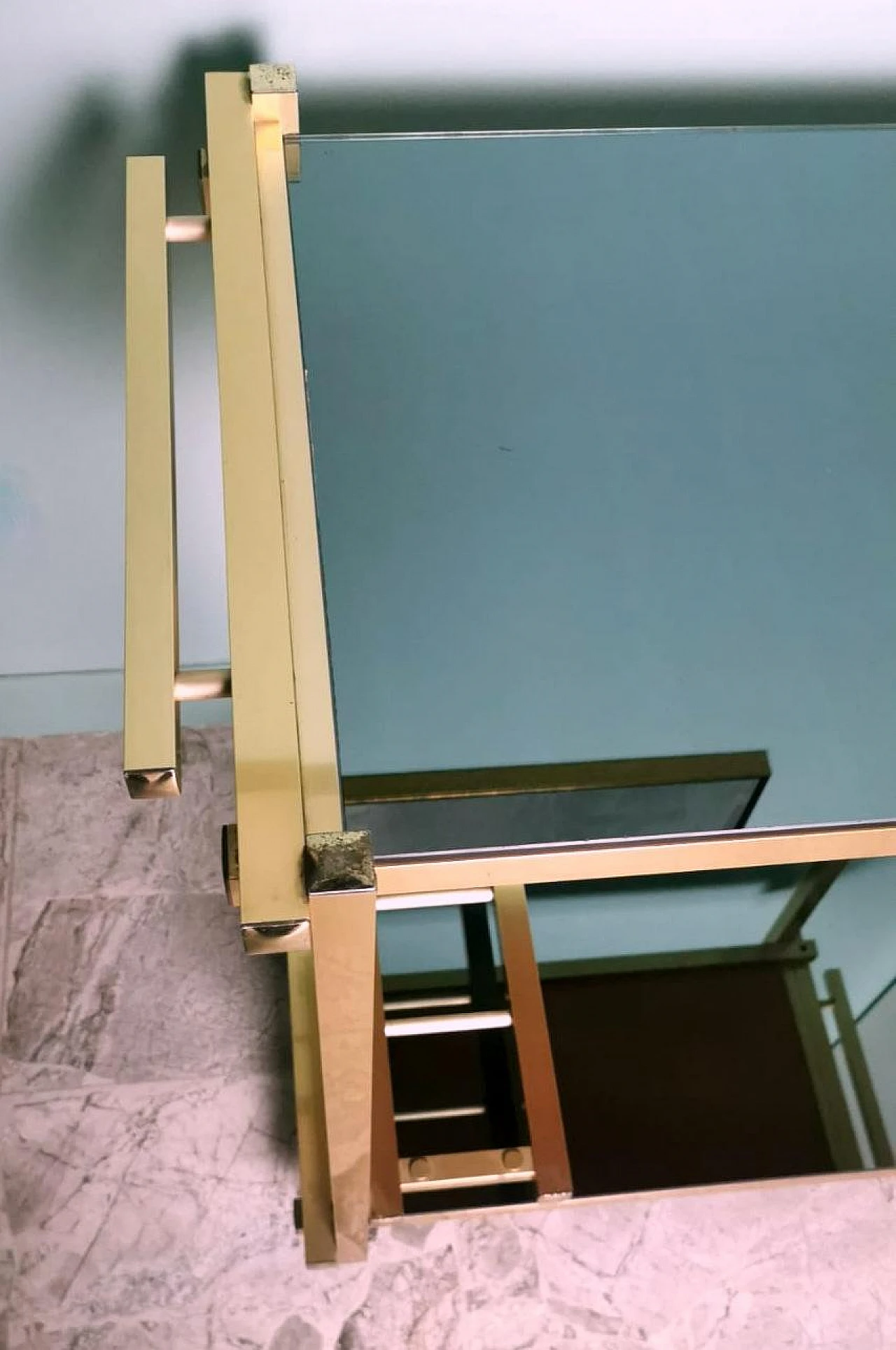 Carrello da bar in alluminio anodizzato e specchi fumé, anni '70 11