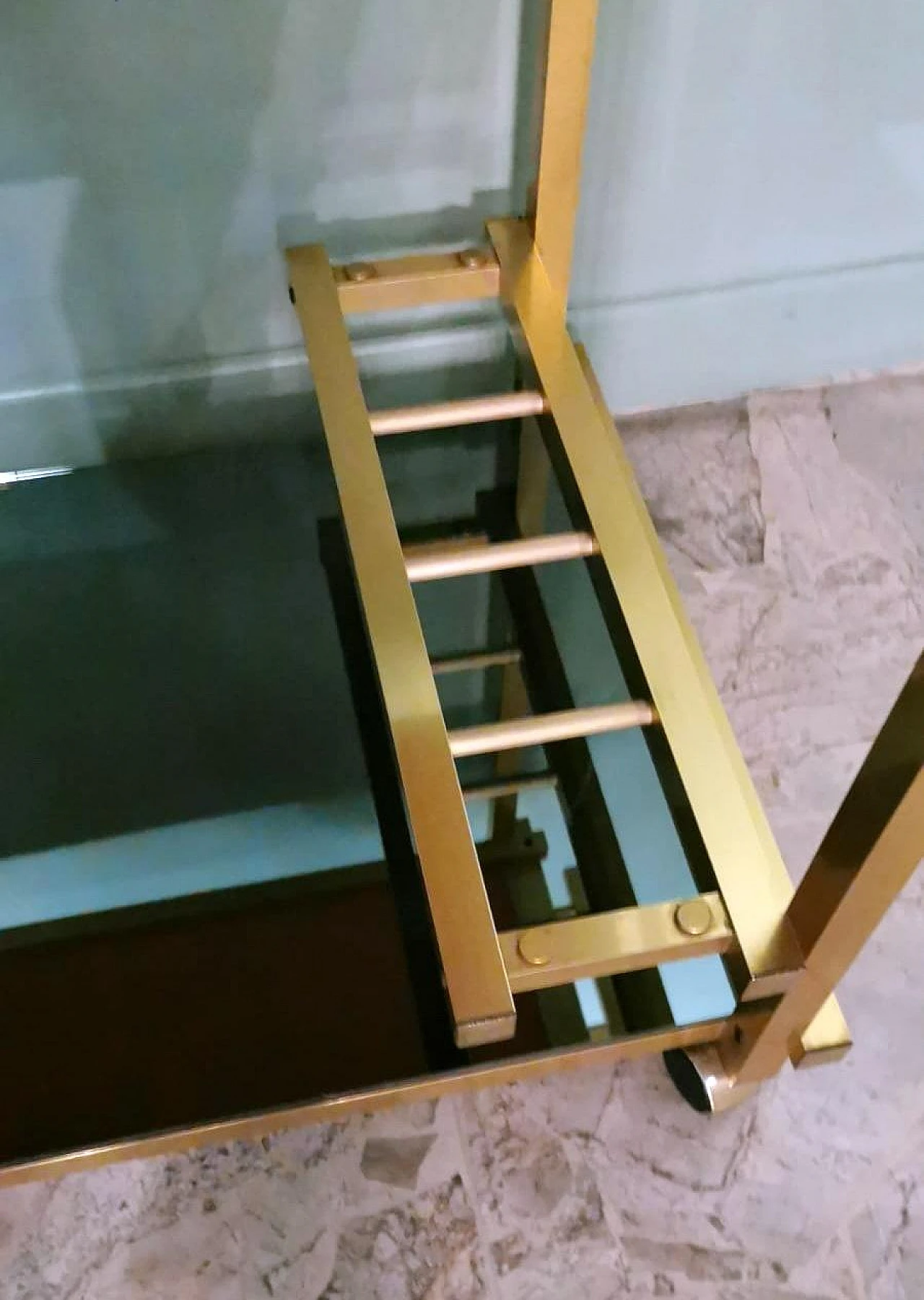 Carrello da bar in alluminio anodizzato e specchi fumé, anni '70 17