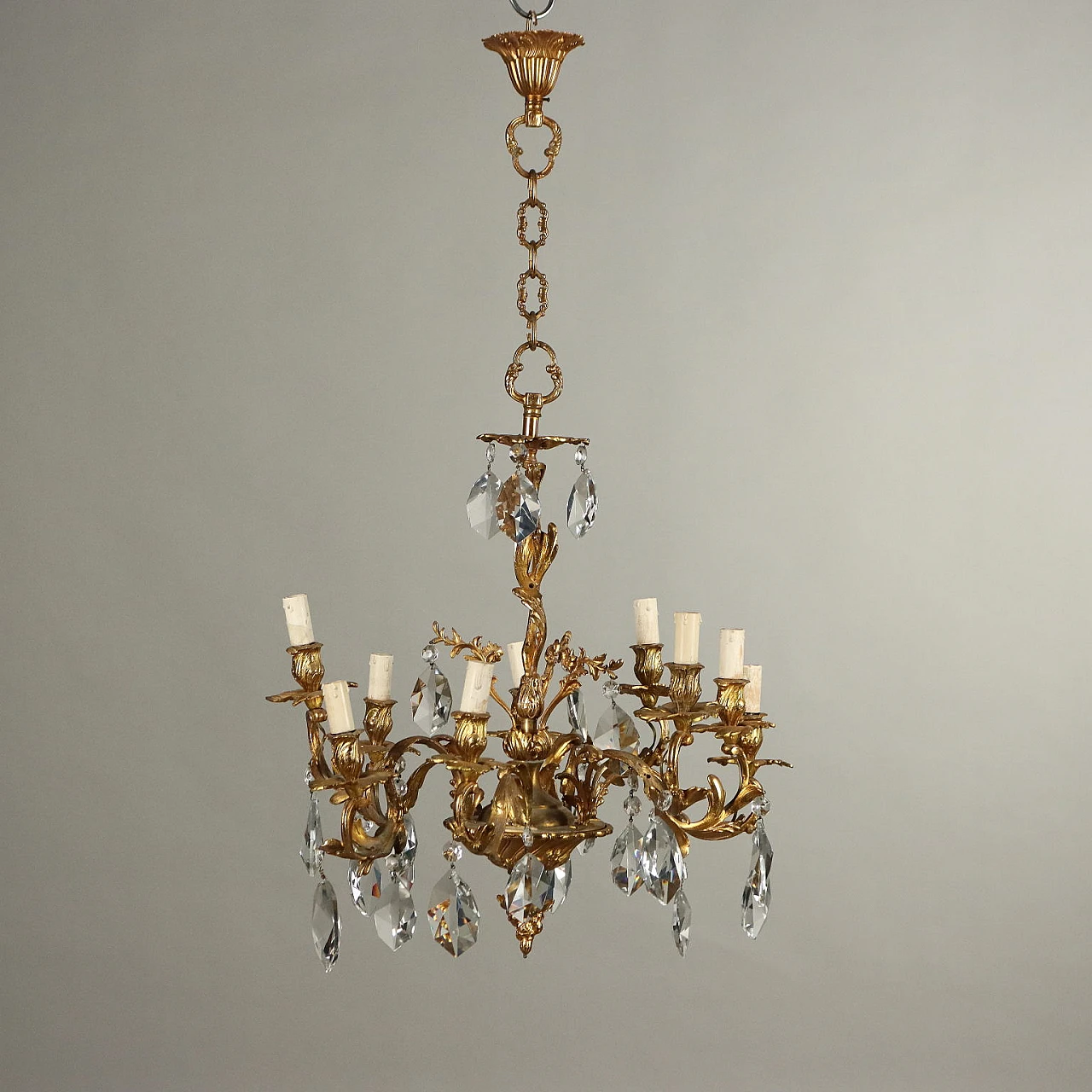 Rococo style 9-light chandelier in gilded bronze and glass 1